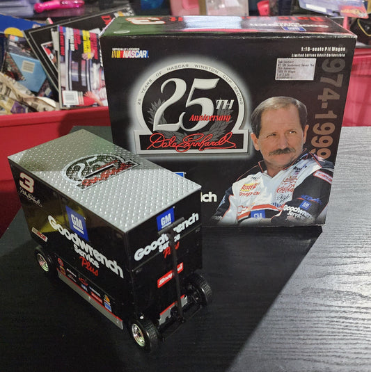 Action Dale Earnhardt Sr 25th anniversary 1:16 pit box bank